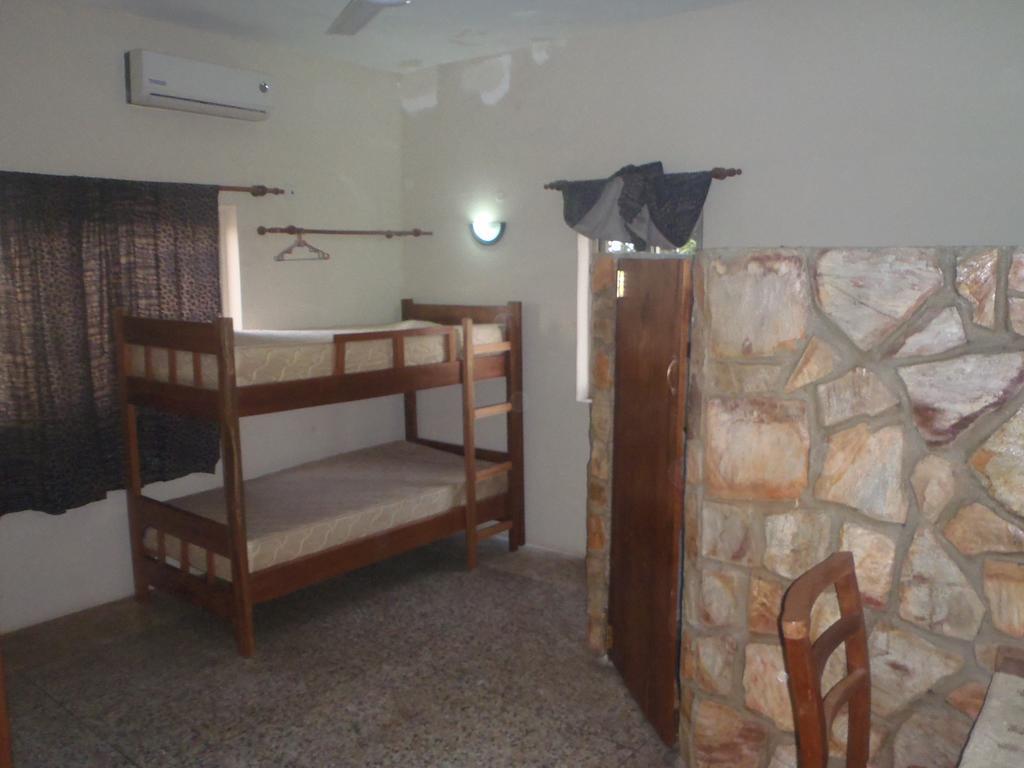 The Sleepy Hippo Hotel Аккра Экстерьер фото