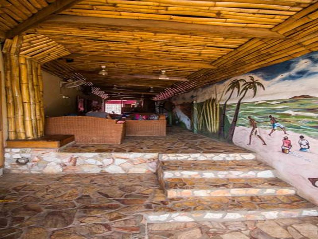 The Sleepy Hippo Hotel Аккра Экстерьер фото